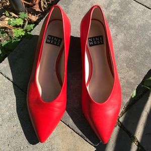 EUC red vintage-style Nine West pumps, size W9.5